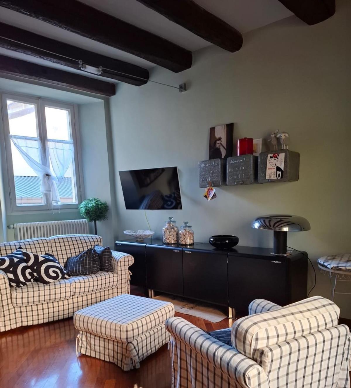 Carducci Acomodação com café da manhã Como Exterior foto